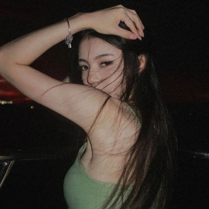 四月的女儿封面
